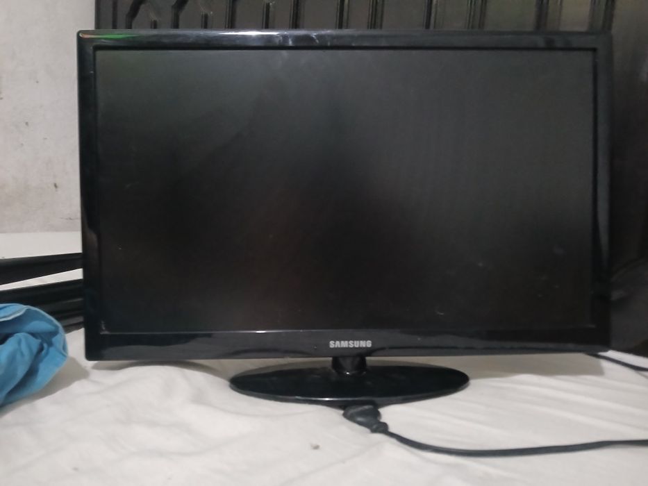 TV / Monitor Samsung 22" LED Full HD - (Ideal para PC/Consolas)