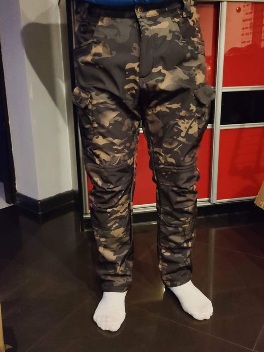 Spodnie moro ocieplane rozmiar 2xl.