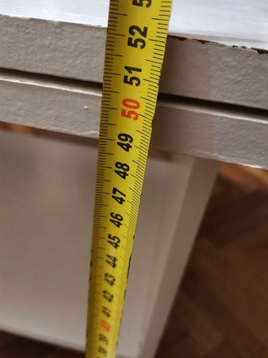 Стіл журнальний.