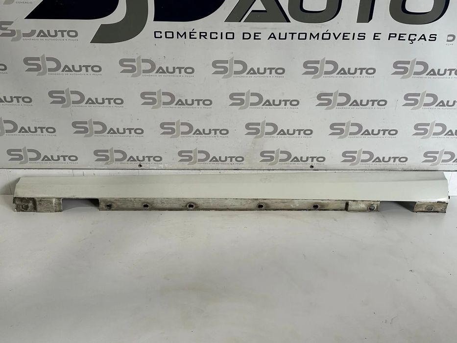 Embaladeira Direita / Esquerda - Mercedes C (W204)