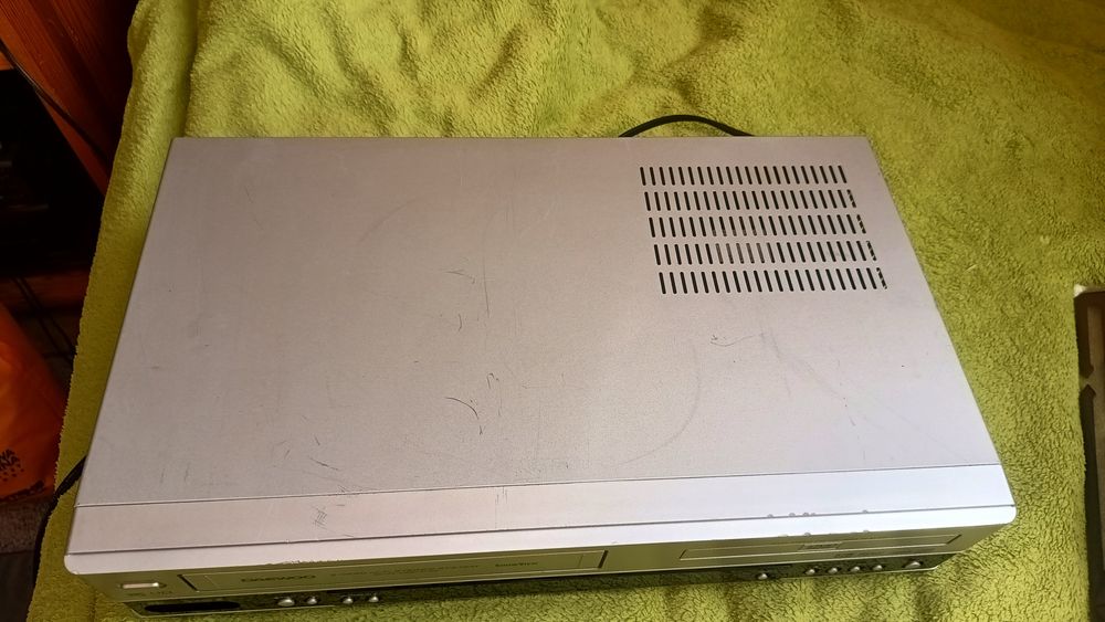 Odtwarzacz Vhs Daewoo Sd 7500 Combo  Dvd/CD/Mp3