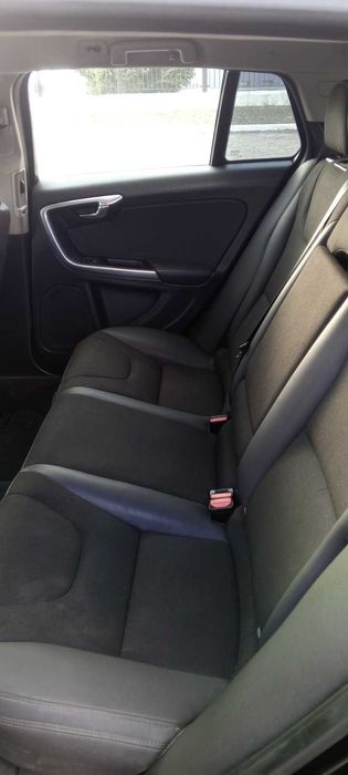 Продам Volvo v-60   2012 року