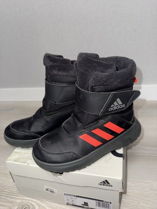 Зимові черевики Adidas 35 розмір для хлопчика