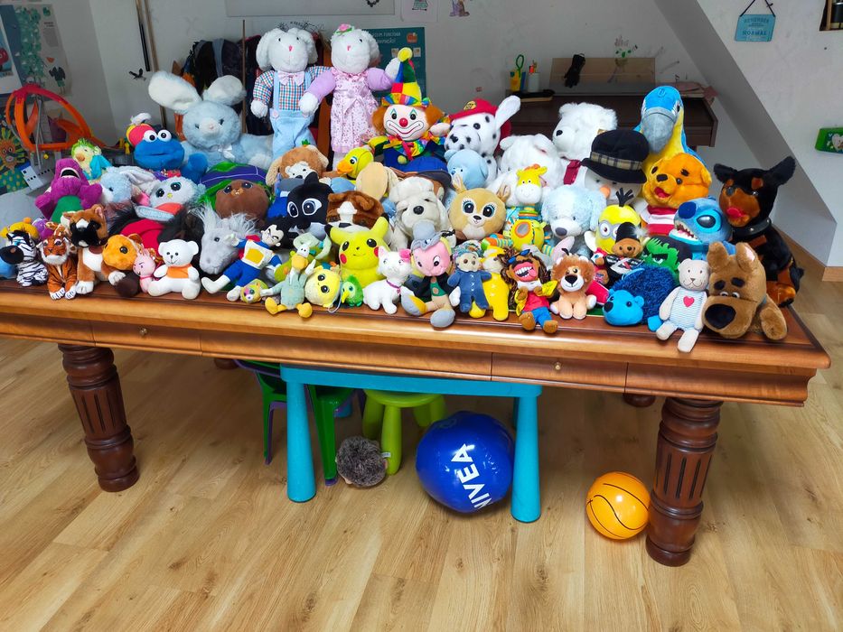 Bonecas e Peluches 1€