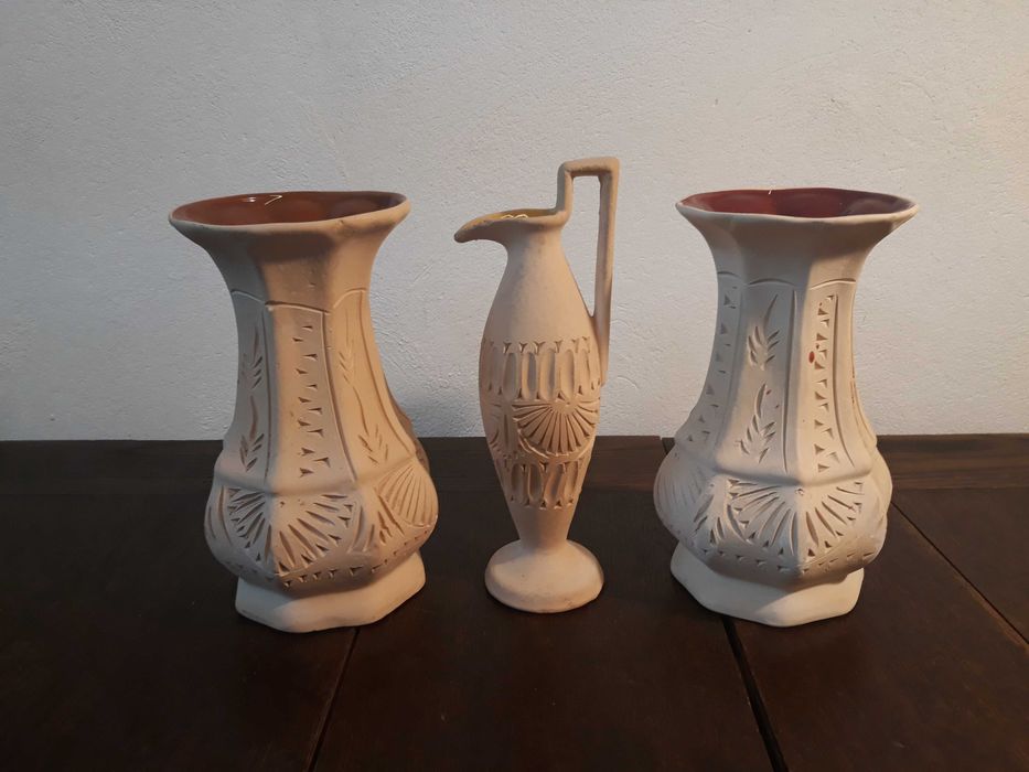 Wazon wazonik ceramiczny fajansowe rzeźbiony szkliwiony od wewnątrz