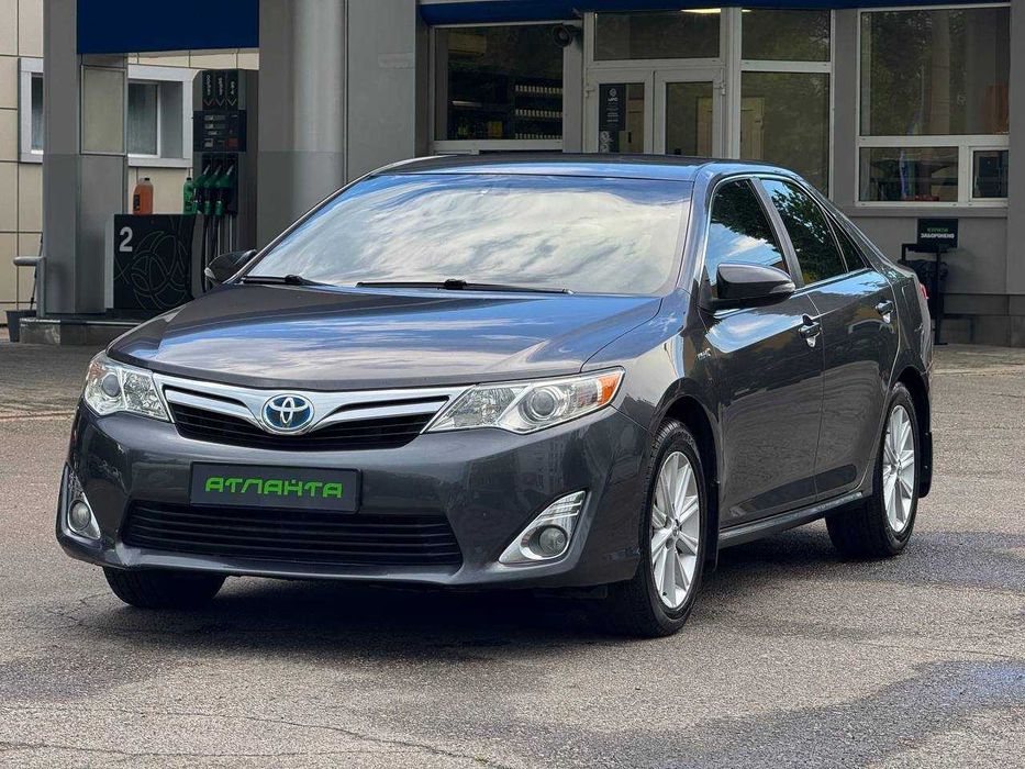 Toyota Camry Hybrid 2013