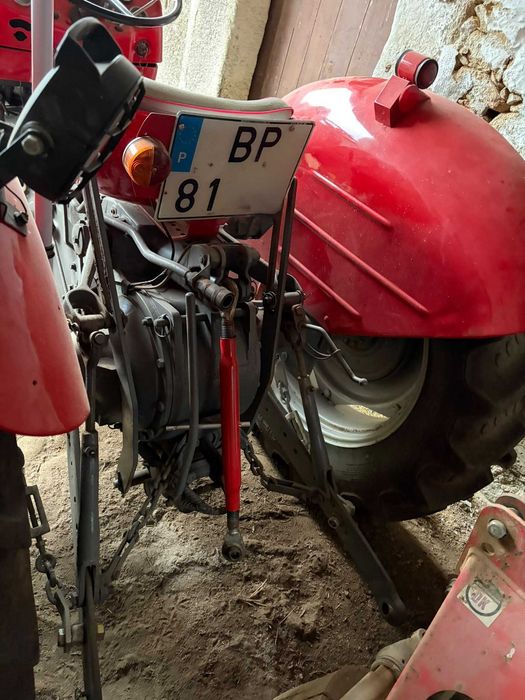 Trator Massey Ferguson 135