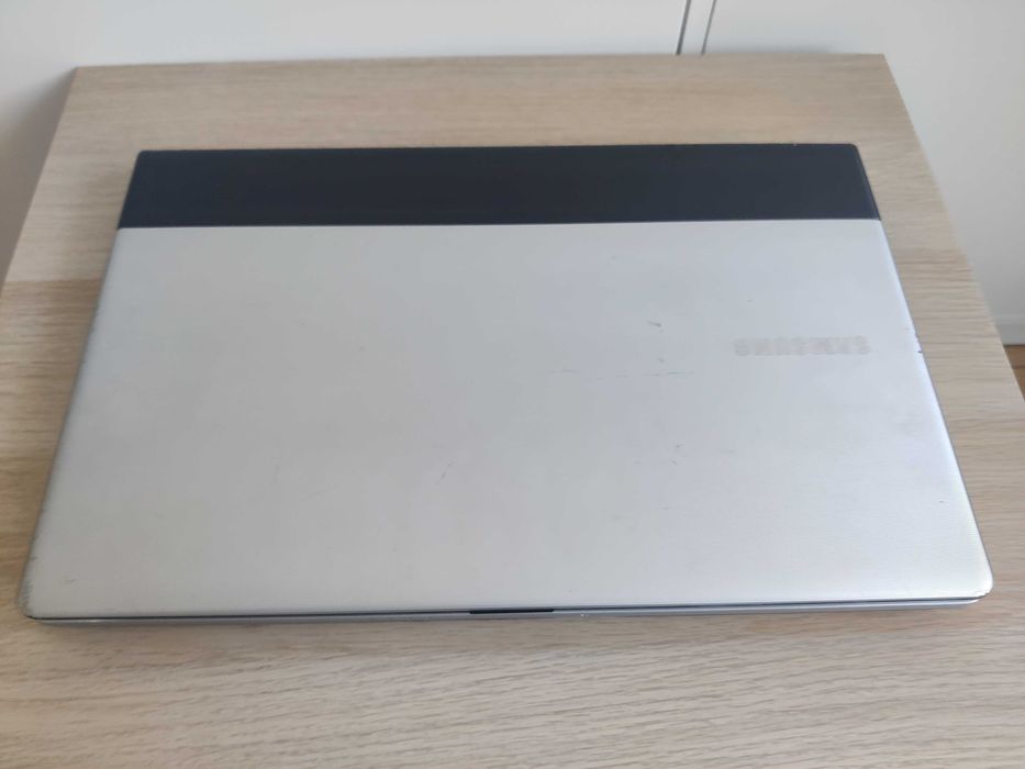 Laptop Samsung Seria 3 • 6GB RAM • 700GB HDD • 17.3" • Win10 NP300E7A