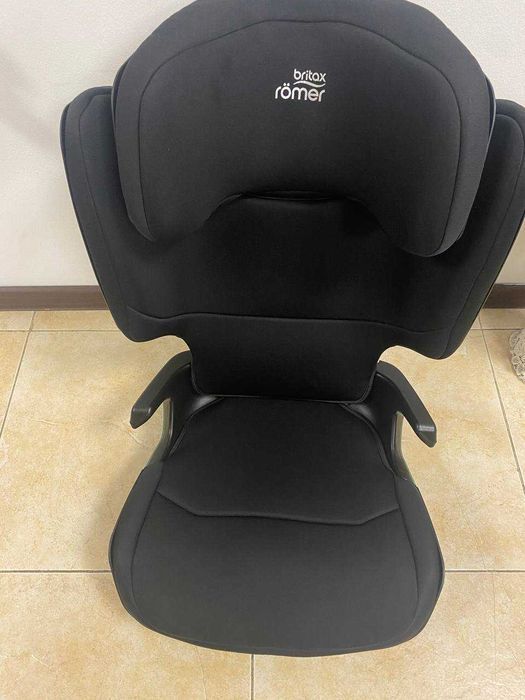 Автокрісло BRITAX ROMER KIDFIX M I-Size Група 2/3 (15-36кг) бустерv