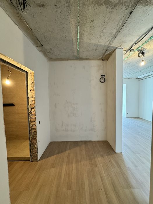 Продаж! Однокімнатна квартира з частковим ремонтом 47м2