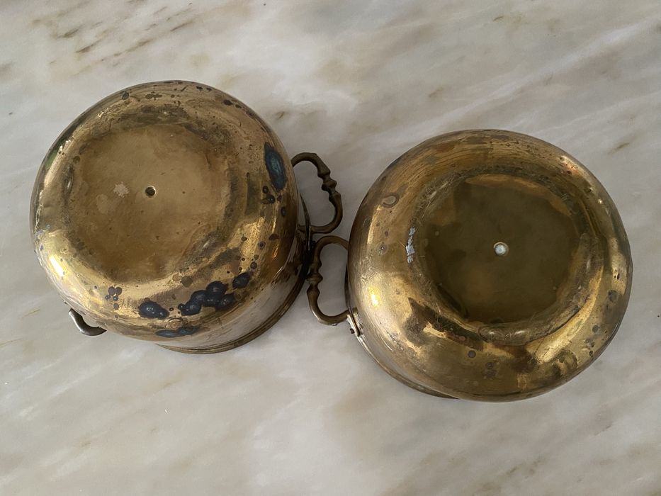 Par de cachepots antigos em latao artesanal martelado