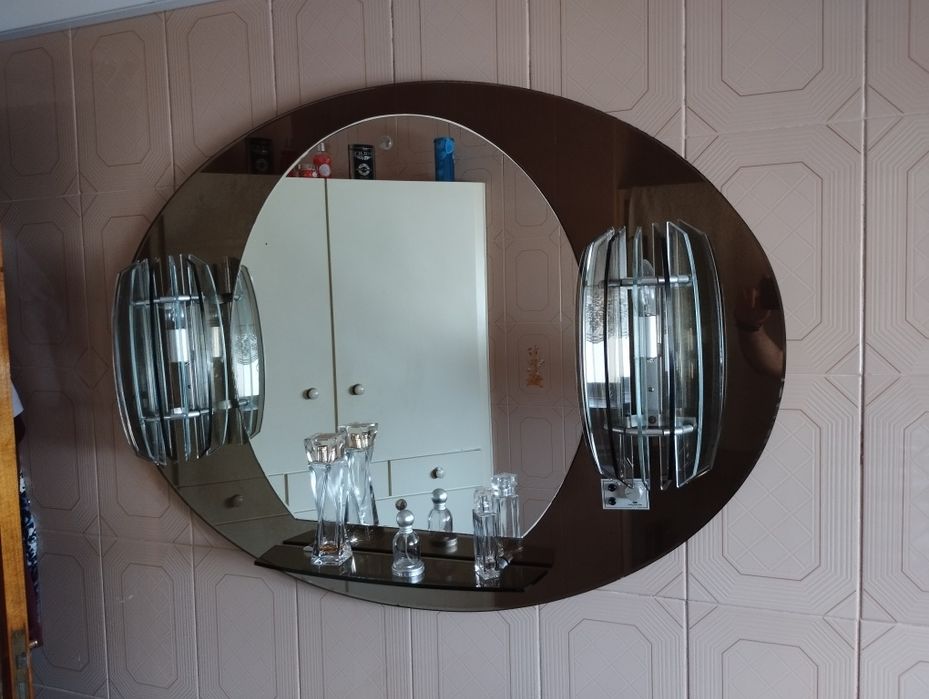 Espelho de casa de banho vintage.