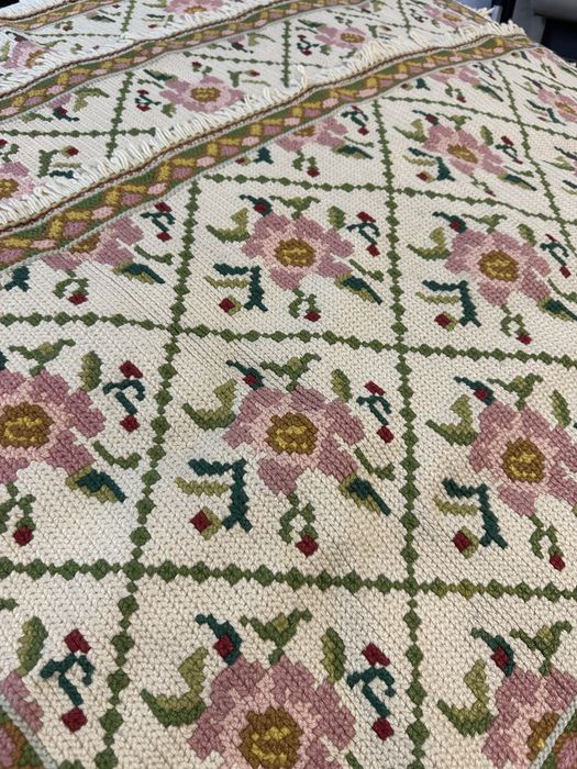 Conjunto de 3 Tapetes de Arraiolos Originais – Excelente Estado