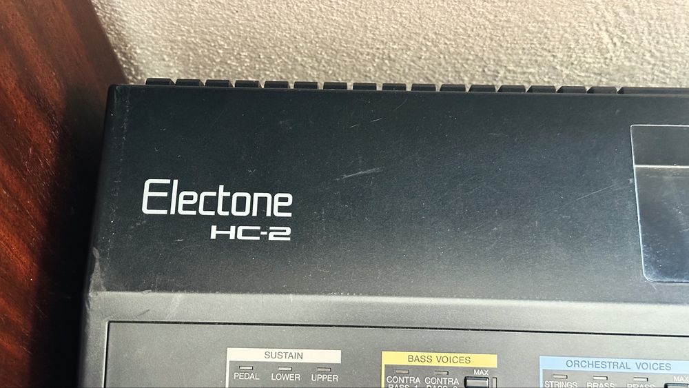 Órgão Yamaha Electone HC-2 - Inclui banco
