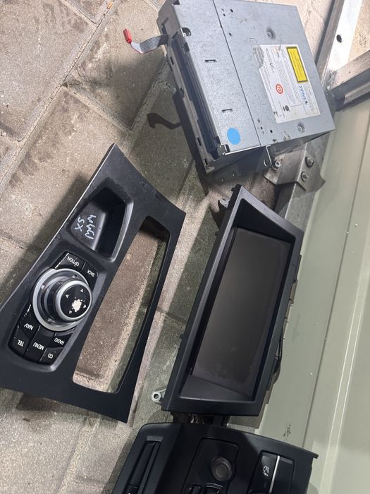 Radio ekran panel czytnik nawigacja bmw x5 e70 x6 e71