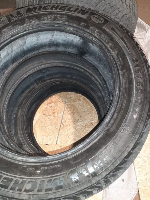 Продам гуму MICHELIN Alpin зима R17 215 60 4шт.