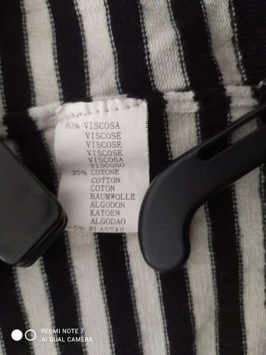 Sweter damski w paski