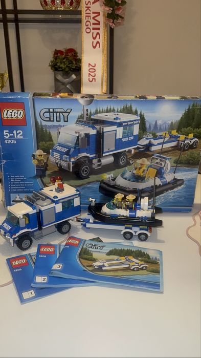 Lego city 4205- Terenowe centrum dowodzenia