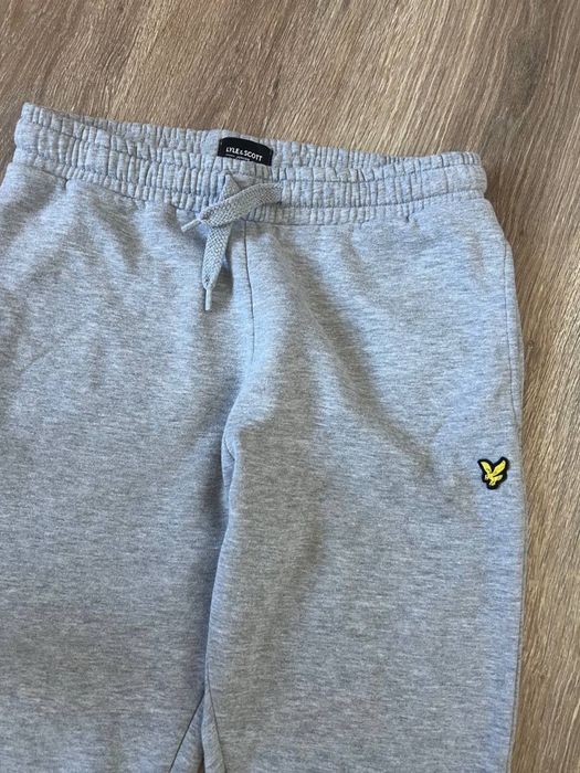 Сірі спортивні штани Lyle & Scott