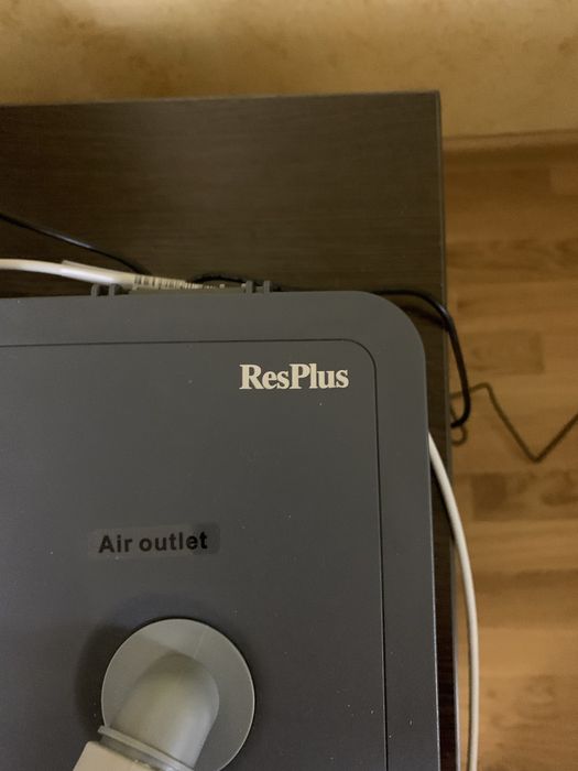 Апарат лікування апноє і храпу