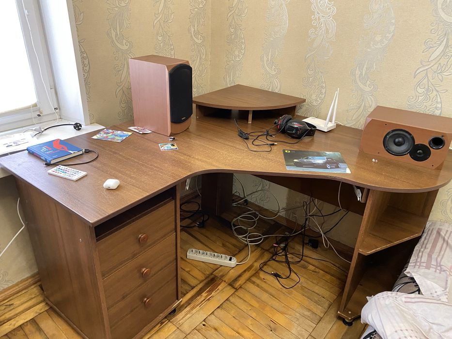 Компьютерный стол