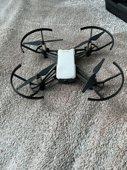 Dron DJI Tello praktycznie nowy, 2 baterie , futeral