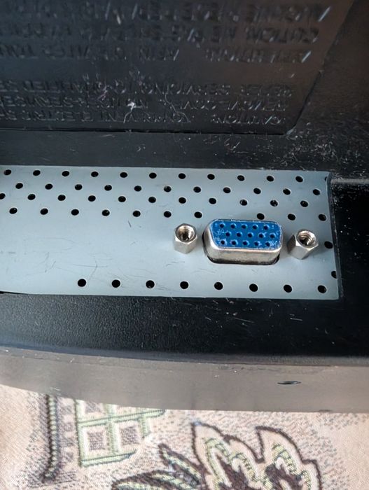 LG Flatron W2243S-PF.