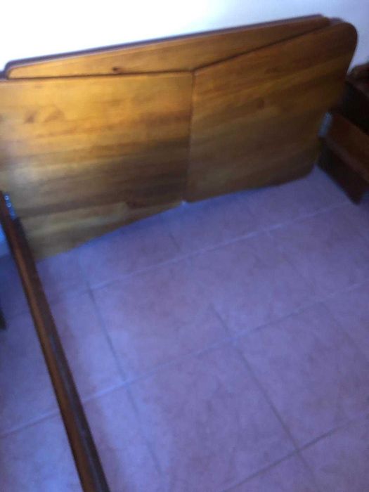 Cama de casal com colchão (Cerne)