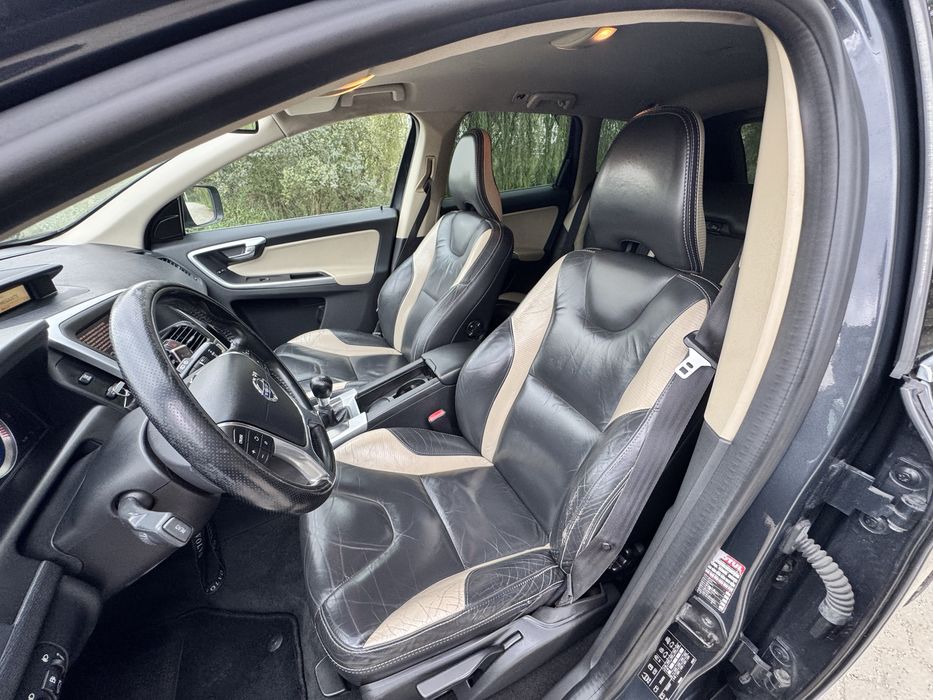 VOLVO XC60 D5 R-DESIGN 2.4 Diesel — 175 CV | 2010