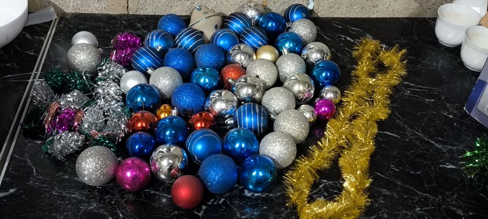 Продам різдвяні іграшки