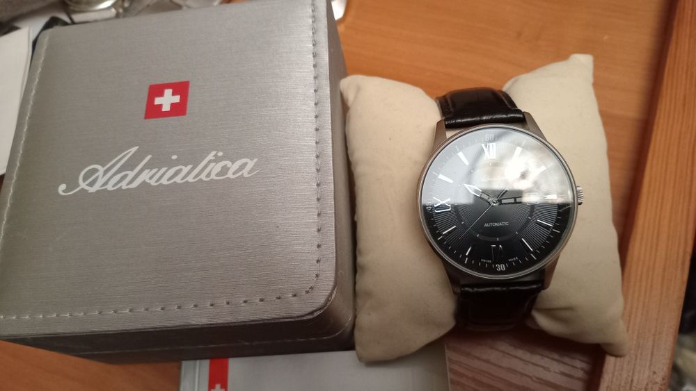 Adriatica Swiss made Automatic швейцарський годинник механіка автопідз
