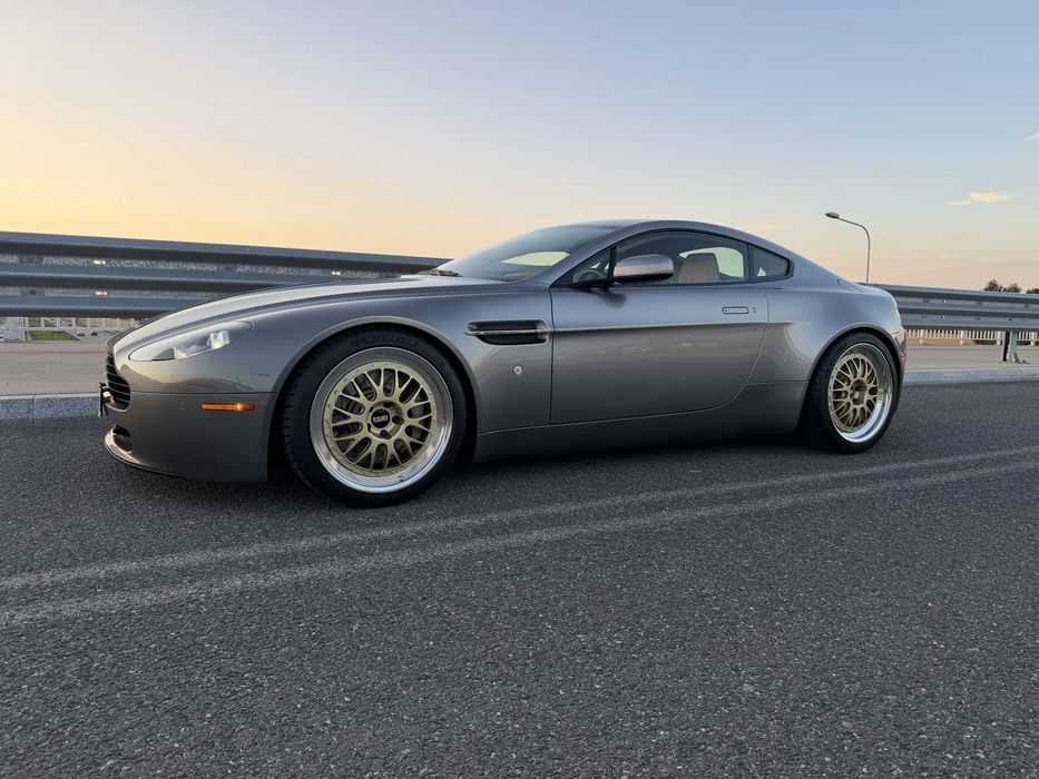 Aston Martin V8 Vantage