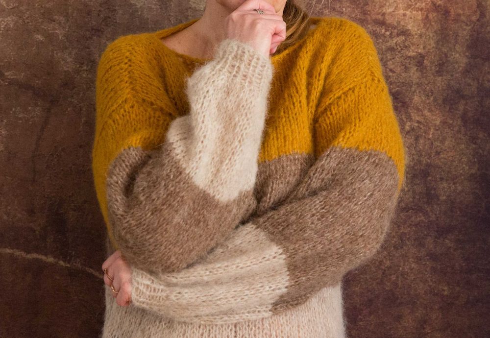 Sweter ręcznie robiony na drutach. Oversize