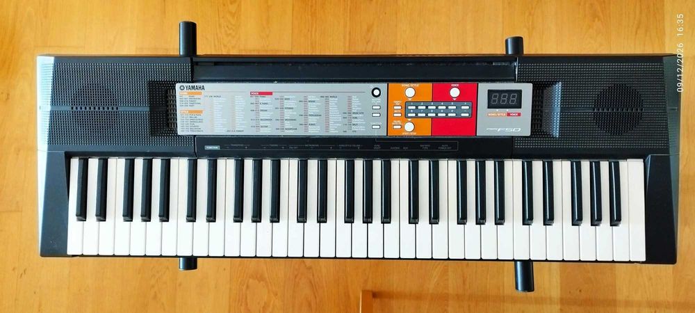 Piano Yamaha PSR-F50 + Estrutura de Suporte