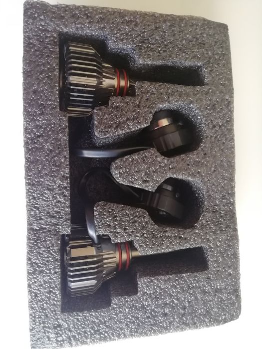 Duas lâmpadas Led D2S/R estado novo