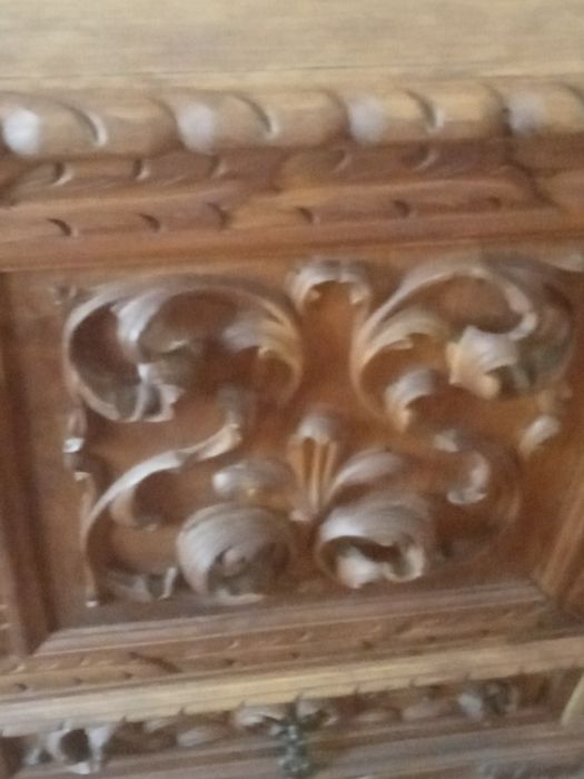 Vendo arca muito antiga em madeira excelente estado