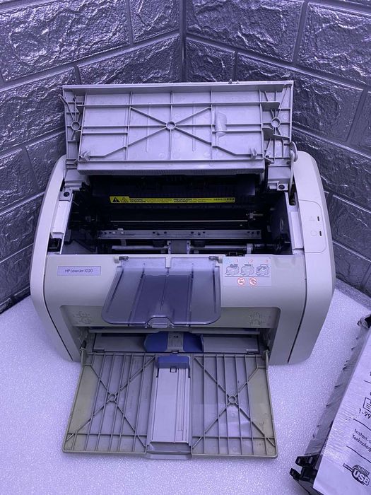 Лазерний Принтер hp 1020