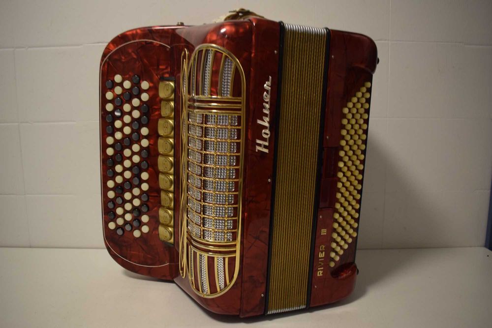 Acordeao hohner Riveira III 3 Voz 96 Baixos, N .288