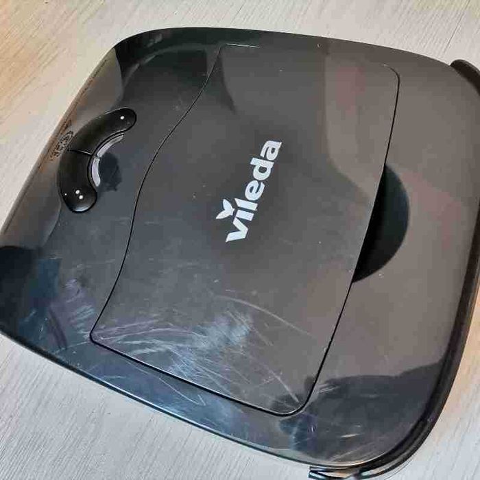 Robot sprzątający odkurzacz