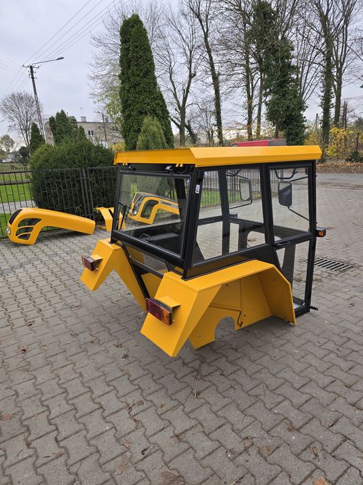 Kabina c360 c330  Kabina ciągnikowa c 360 c 330 mf255 maska c360