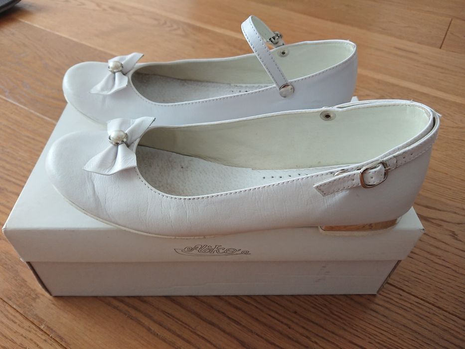 Buty komunijne rozmiar 36 (długość wkładki 24 cm)