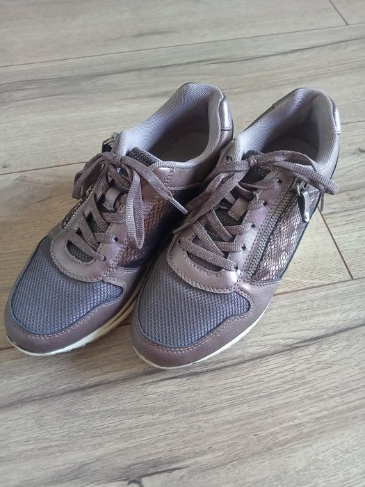 Buty sneakersy fioletowo-rozowe metaliczne rozm 39