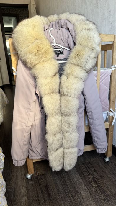 Продам парку, с песцом, зммнюю куртку, пуховик