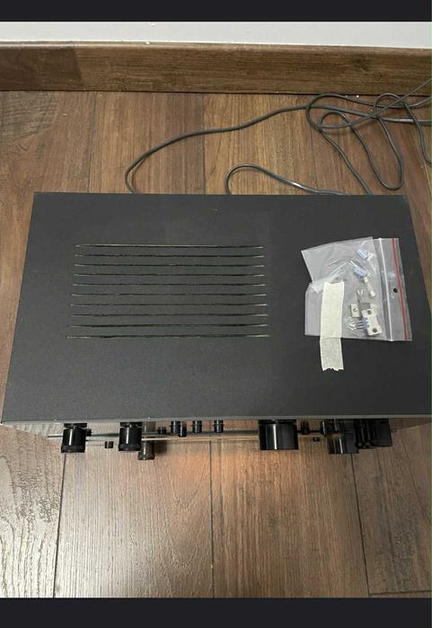 Zestaw grajacy firmy Akai AT-2200 i AM-2200