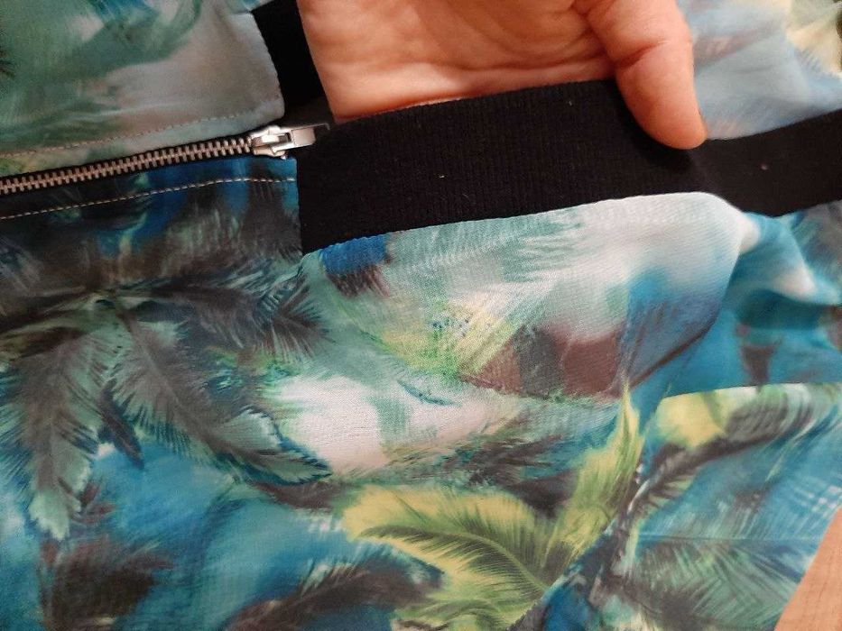 Шофонова кофтина розмір С-М.