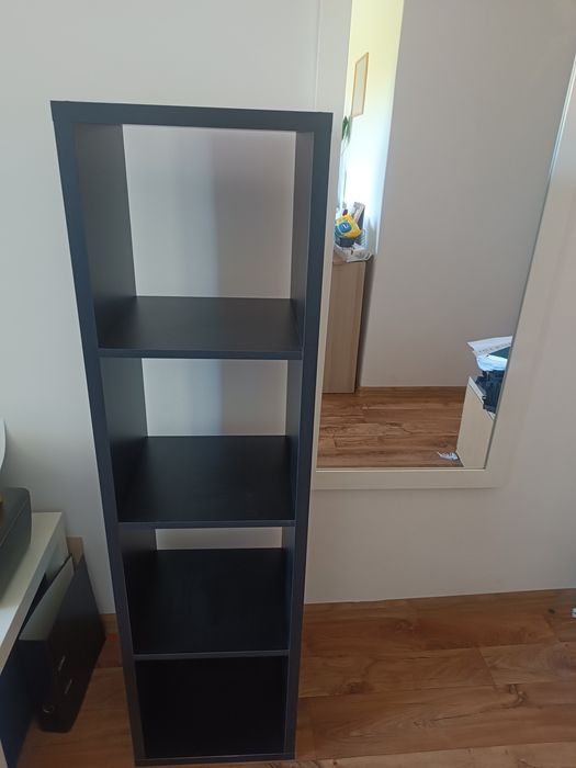 Regał drewniany a'la kallax