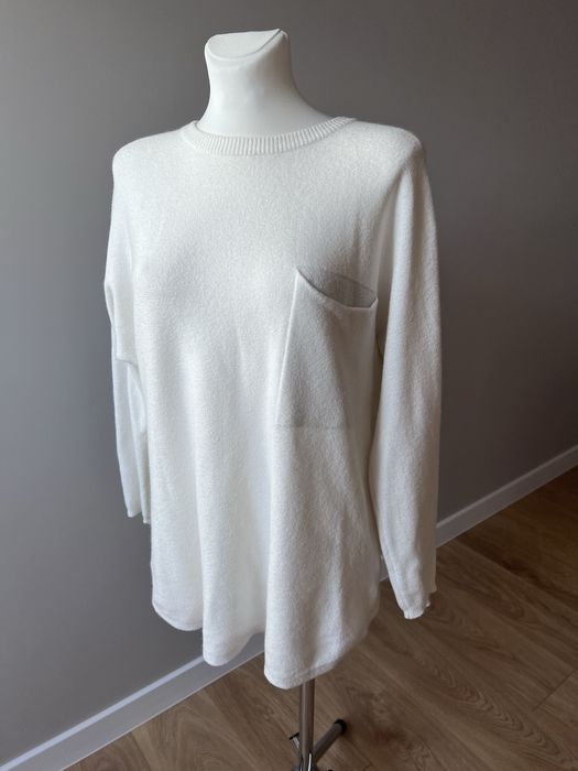 Sweter z kieszonką