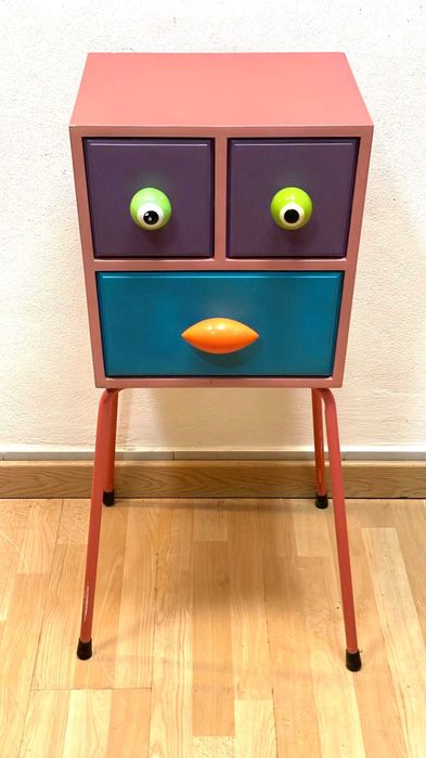 Movel antigo de apoio ao quarto infantil 40X35X90 cm