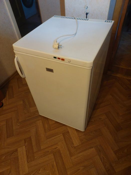 Морозильна камера Zanussi
