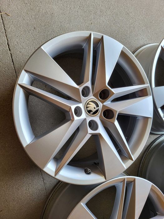 [801] Felgi aluminiowe 17 Cali 5x112 ET41 SKODA ORYGINAL Octavia III